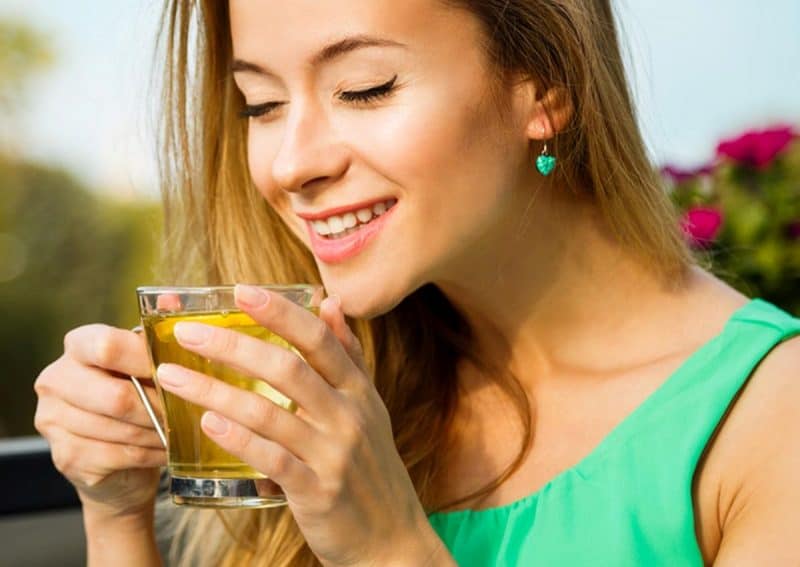 Bột trà xanh giúp giảm căng thẳng, mệt mỏi