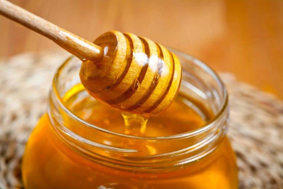 Trị mụn tuổi dậy thì bằng mật ong đơn giản