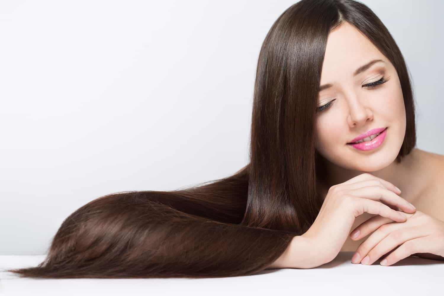 Tinh chất từ vitamin E giúp ngăn ngừa các nguồn gốc gây hại cho da đầu và tế bào tóc