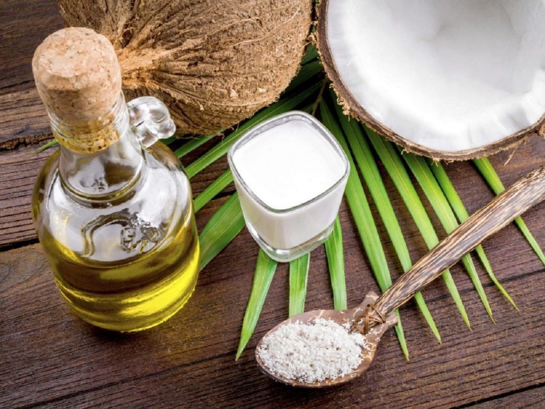 Ủ tóc bằng dầu dừa mấy lần 1 tuần